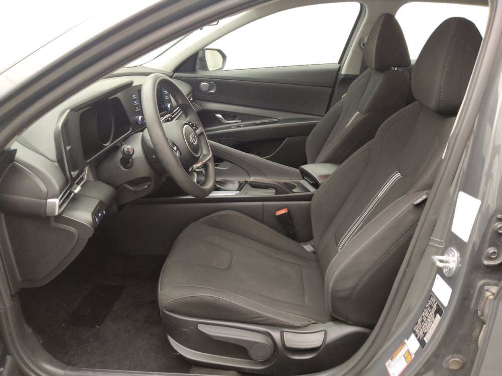 Used 2023 Hyundai Elantra SEL image 17