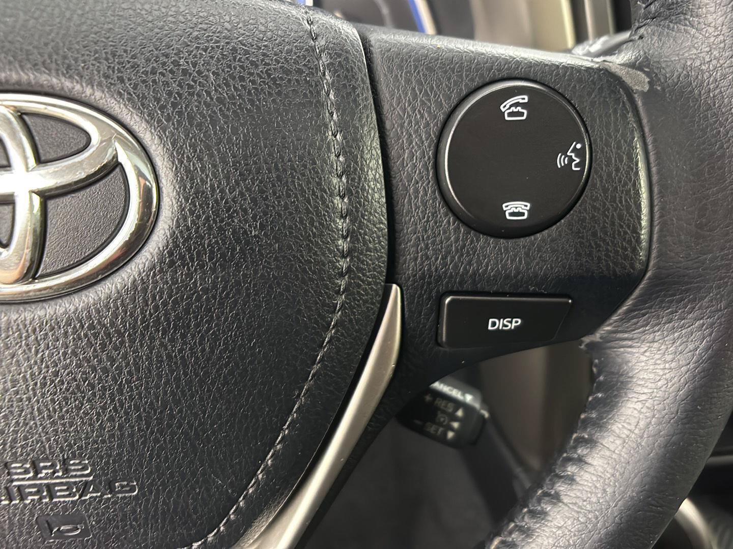 Used 2015 Toyota RAV4 Limited AWD/4WD image 33
