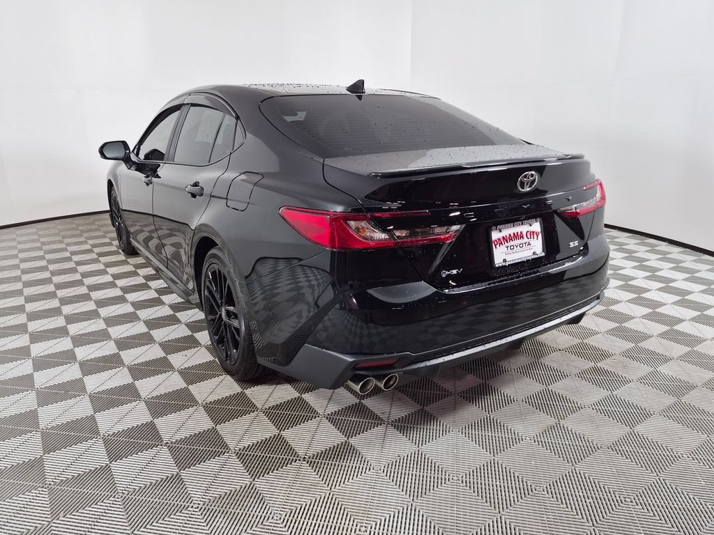 Used 2026 Toyota Camry SE FWD image 5