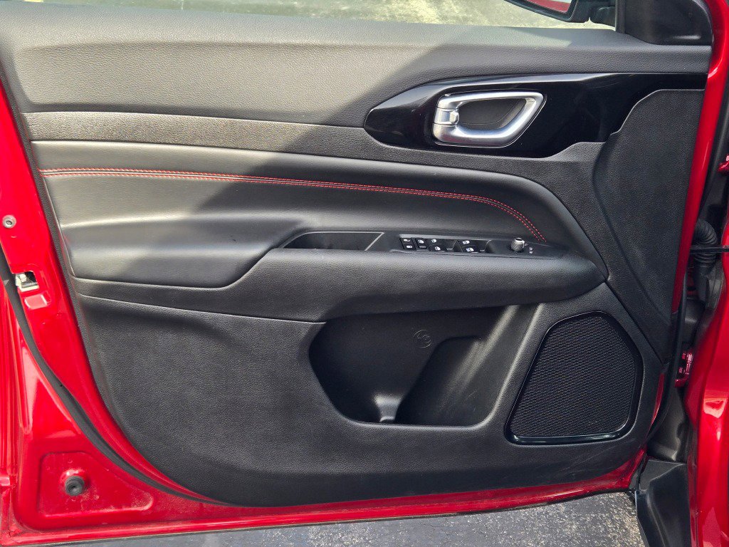 Used 2025 Jeep Compass Trailhawk image 20