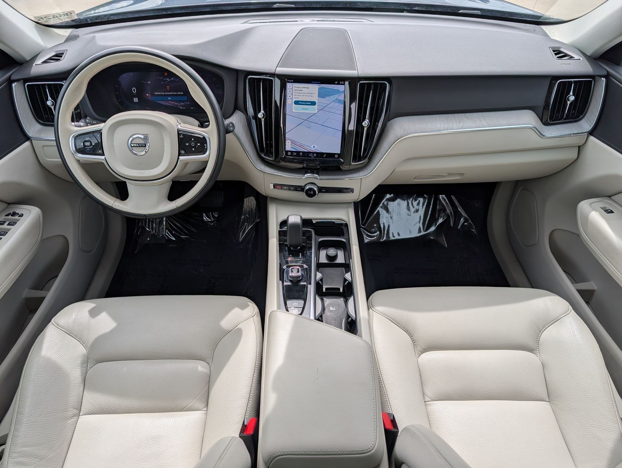 Used 2023 Volvo XC60 B5 Plus AWD/4WD image 28
