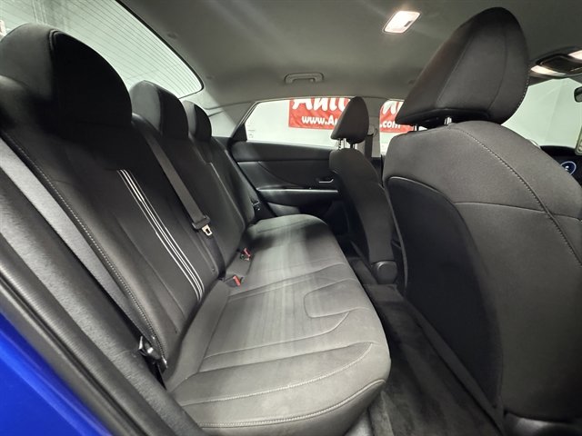 Used 2023 Hyundai Elantra SEL w/ Convenience Package image 12