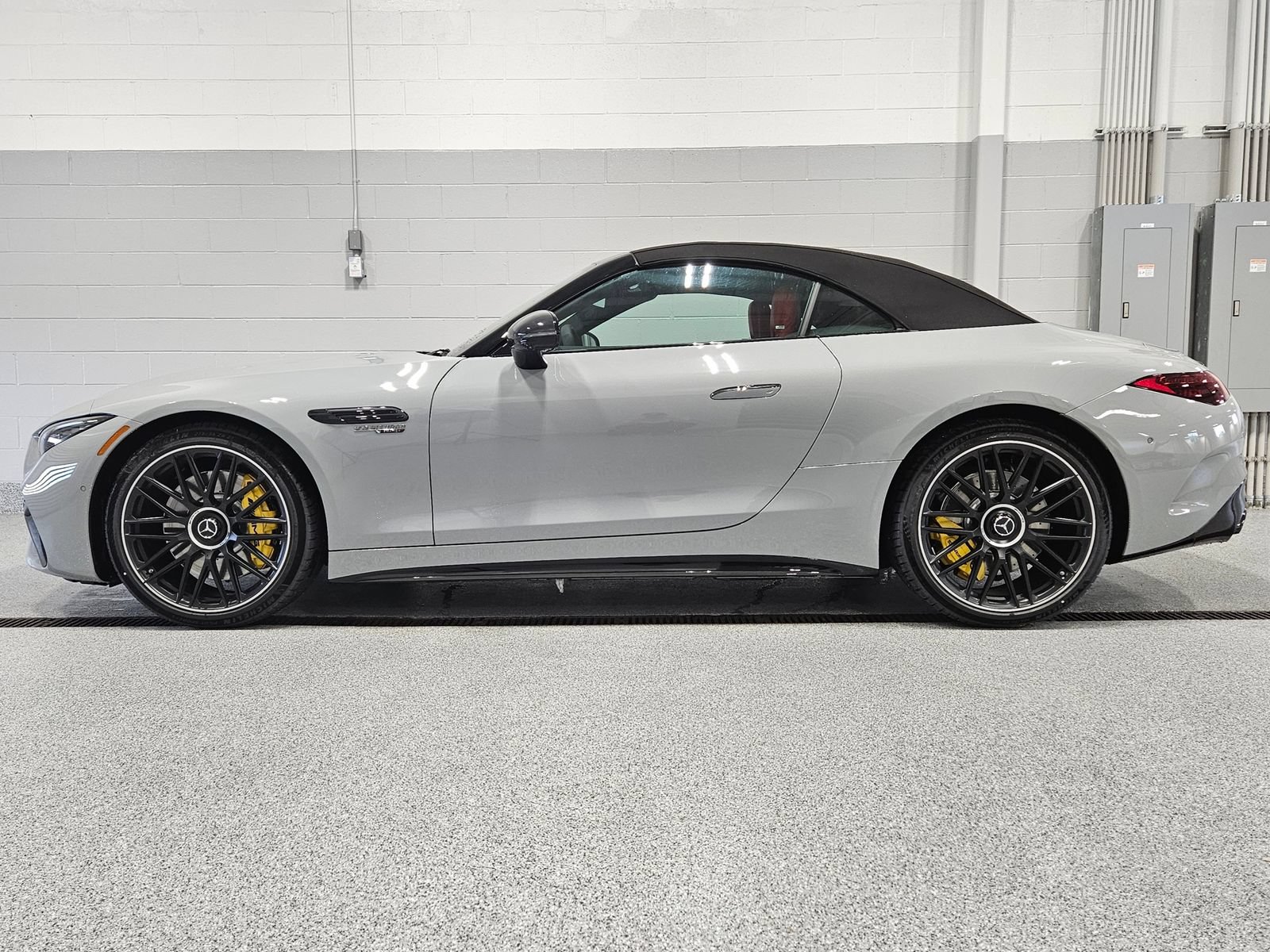 New 2026 Mercedes-Benz SL 63 AMG 4MATIC image 9