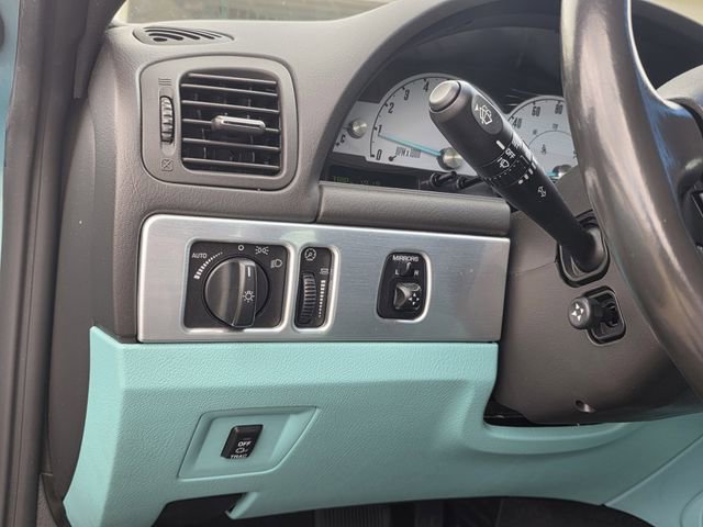 Used 2002 Ford Thunderbird image 16