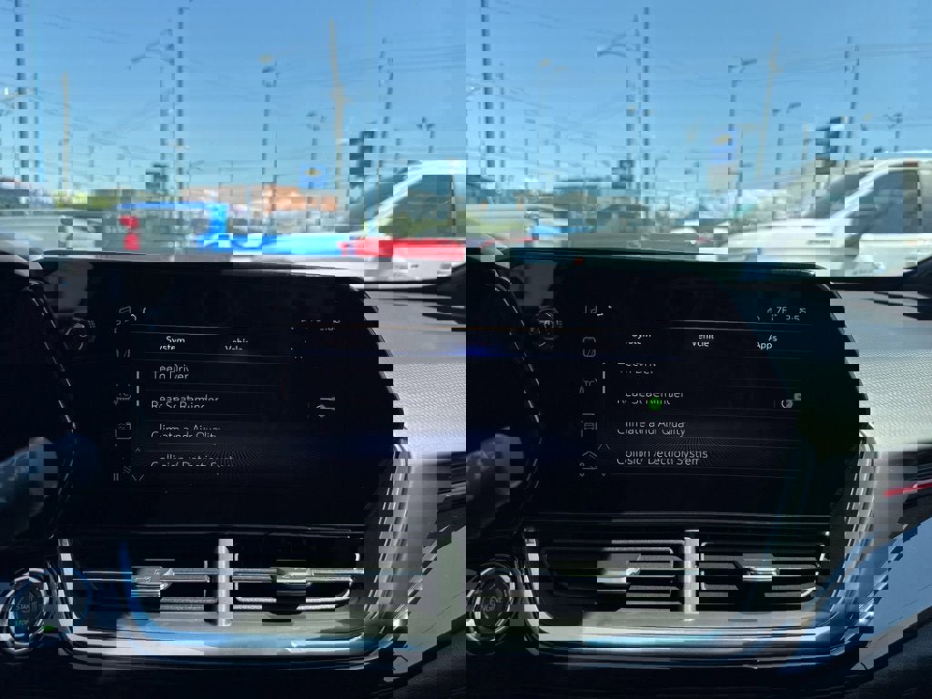 New 2025 Chevrolet Trax RS w/ Driver Confidence Package image 22