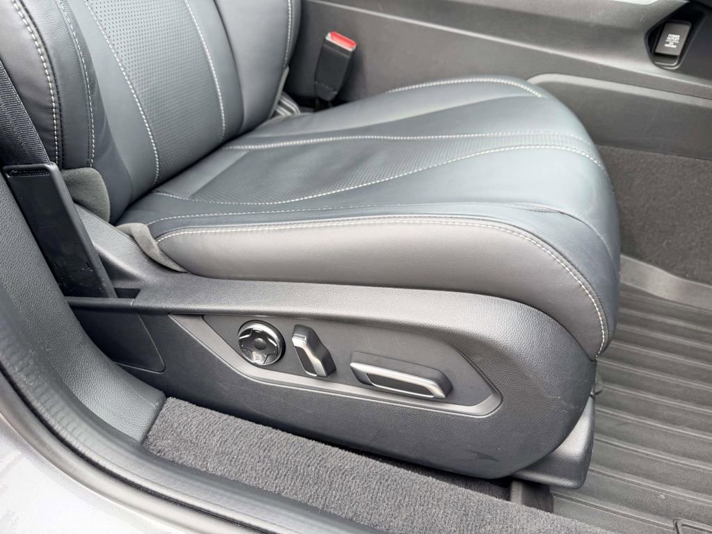 Used 2025 Acura TLX w/ Technology Package image 13