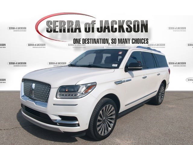 Used 2018 Lincoln Navigator L Reserve w/ Technology Package image 4