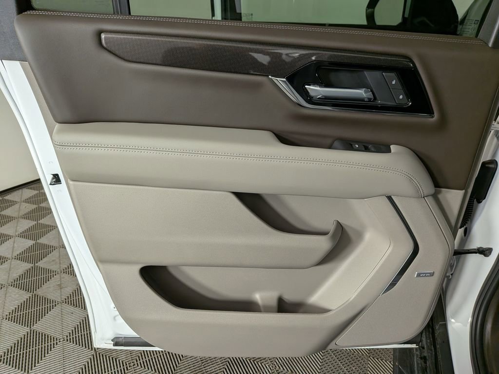 New 2026 GMC Yukon XL Elevation w/ LPO, Get Active Package AWD/4WD image 28