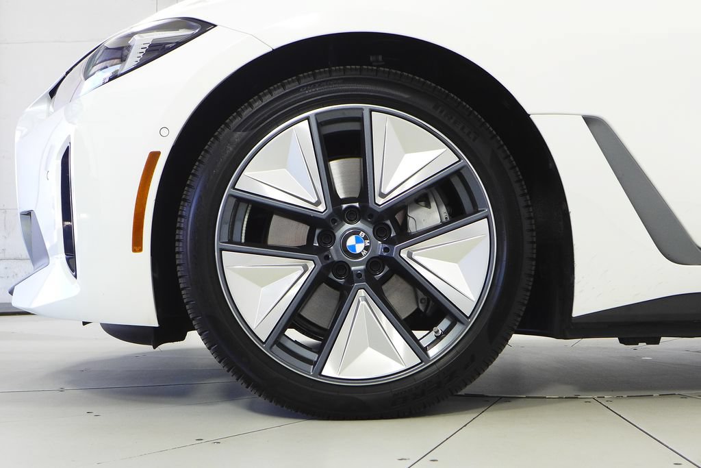 Used 2025 BMW i4 eDrive40 w/ Premium Package RWD image 5