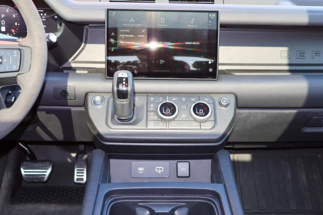 Used 2023 Land Rover Defender 90 V8 image 11