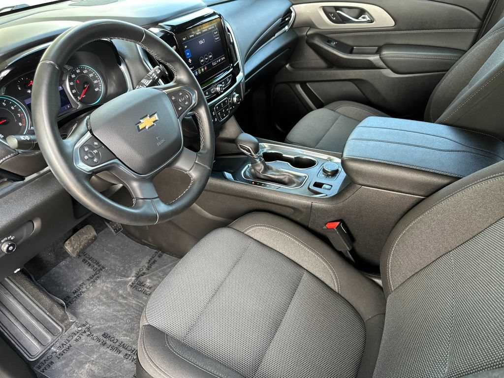 Used 2023 Chevrolet Traverse LT FWD image 9