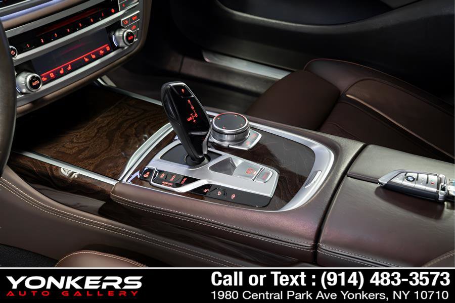 Used 2020 BMW 740i w/ M Sport Package RWD image 41