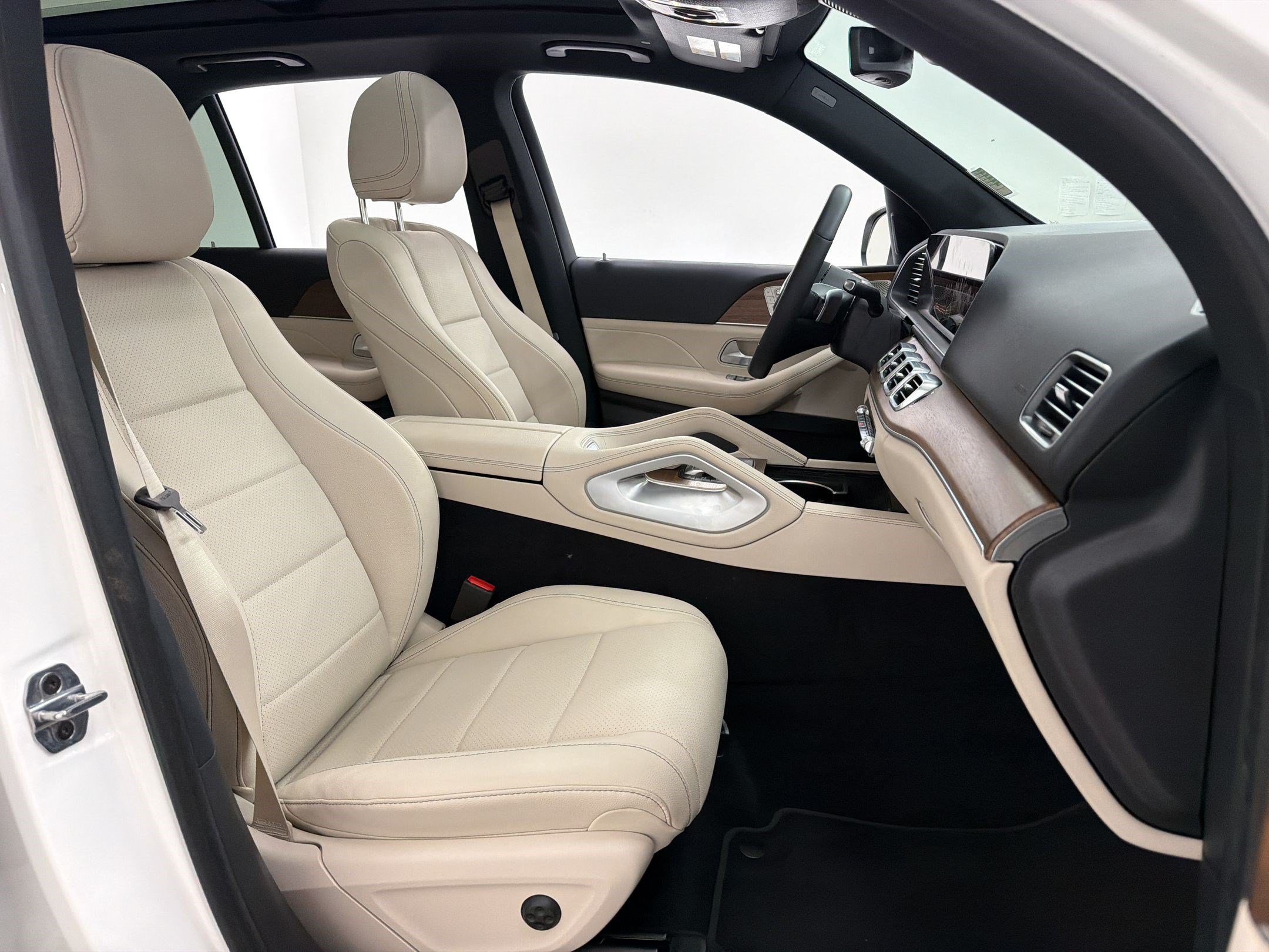 Used 2025 Mercedes-Benz GLE 450 4MATIC image 25