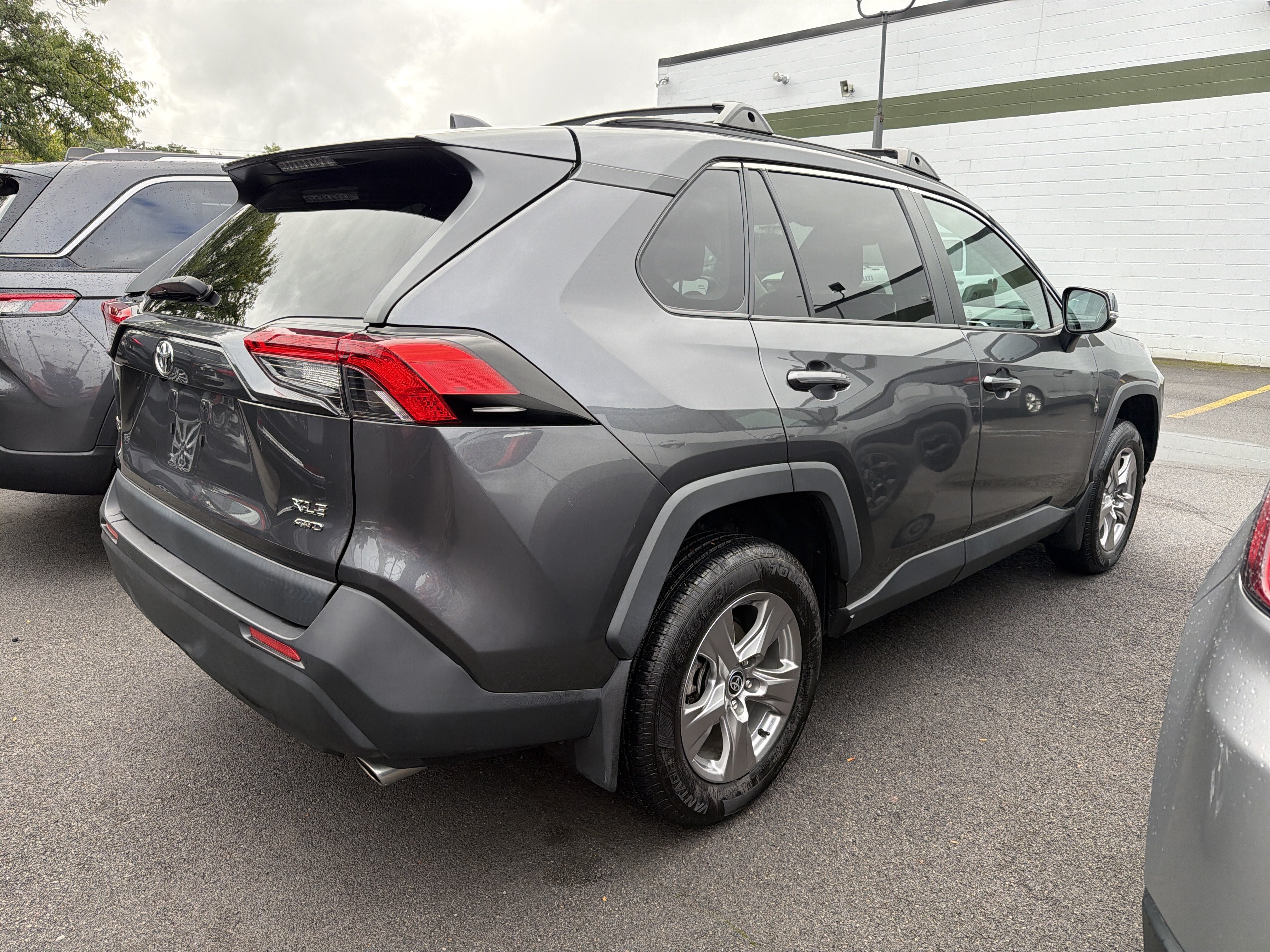 Used 2023 Toyota RAV4 XLE AWD/4WD image 7