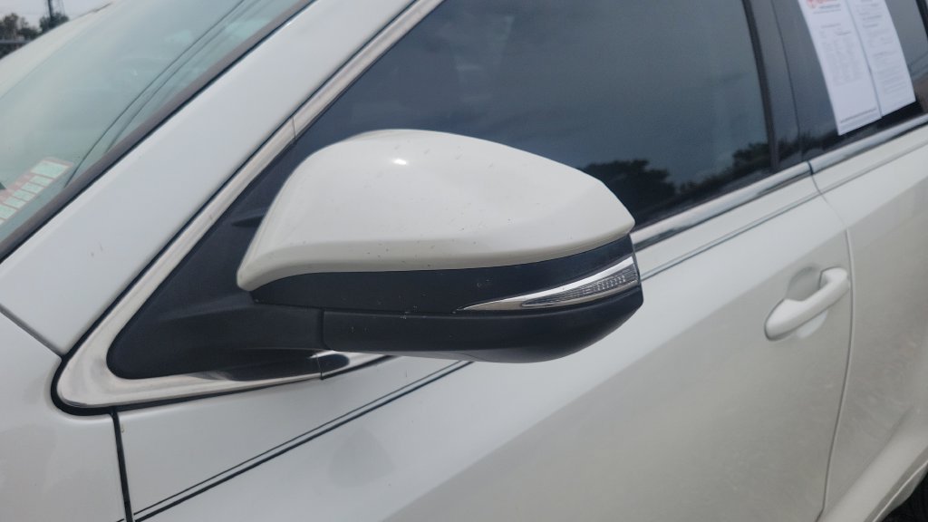 Used 2018 Toyota Highlander Plus FWD image 14