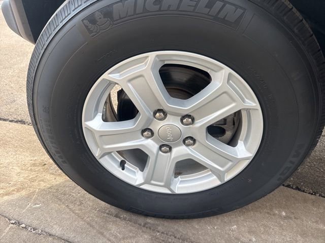 Used 2021 Jeep Wrangler Unlimited Sport image 12