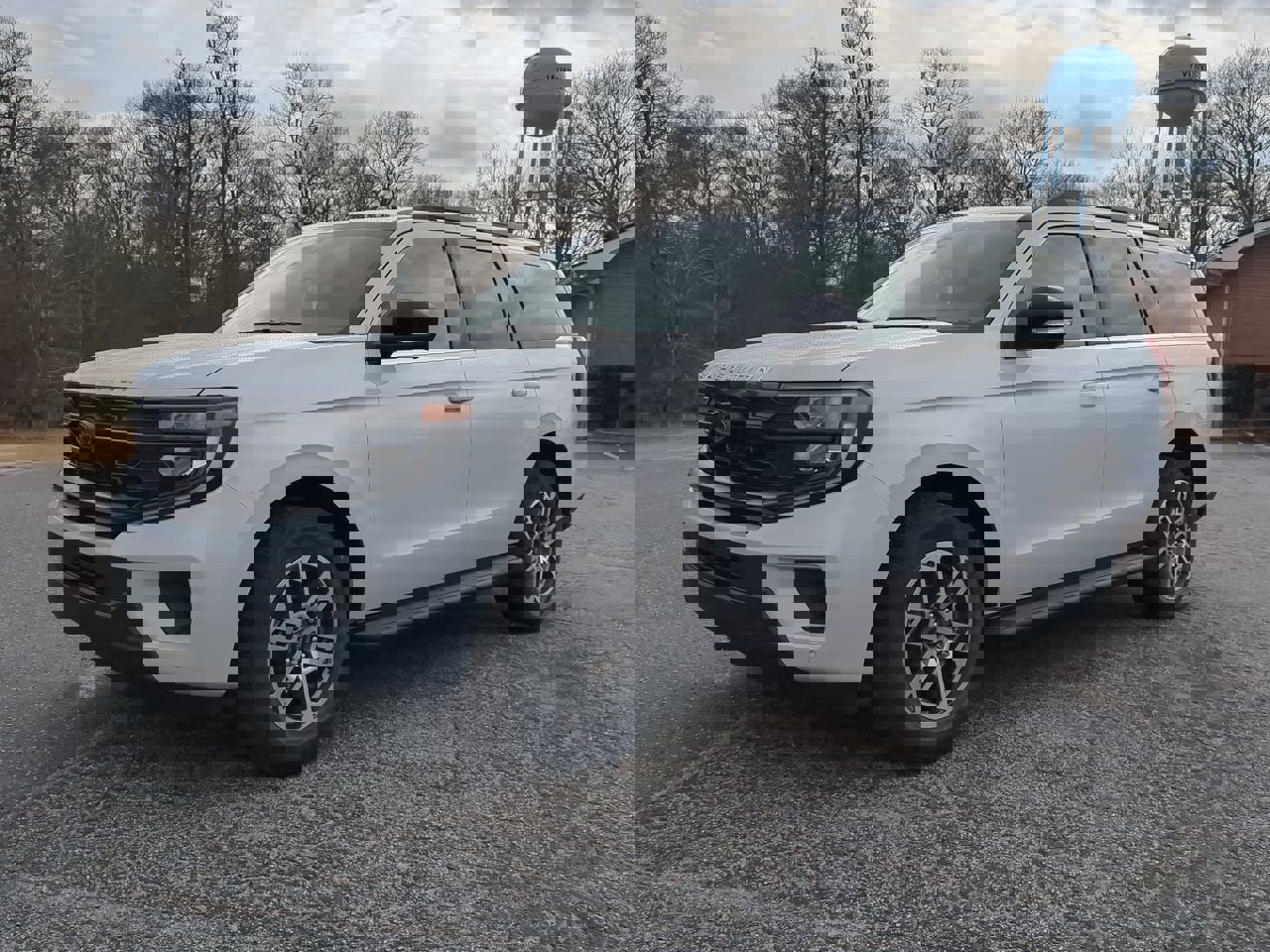 New 2026 Ford Expedition Active image 6