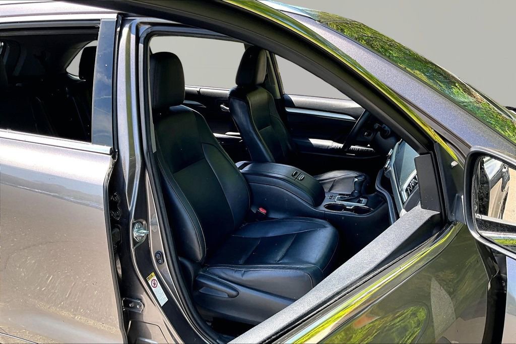 Used 2014 Toyota Highlander XLE image 21