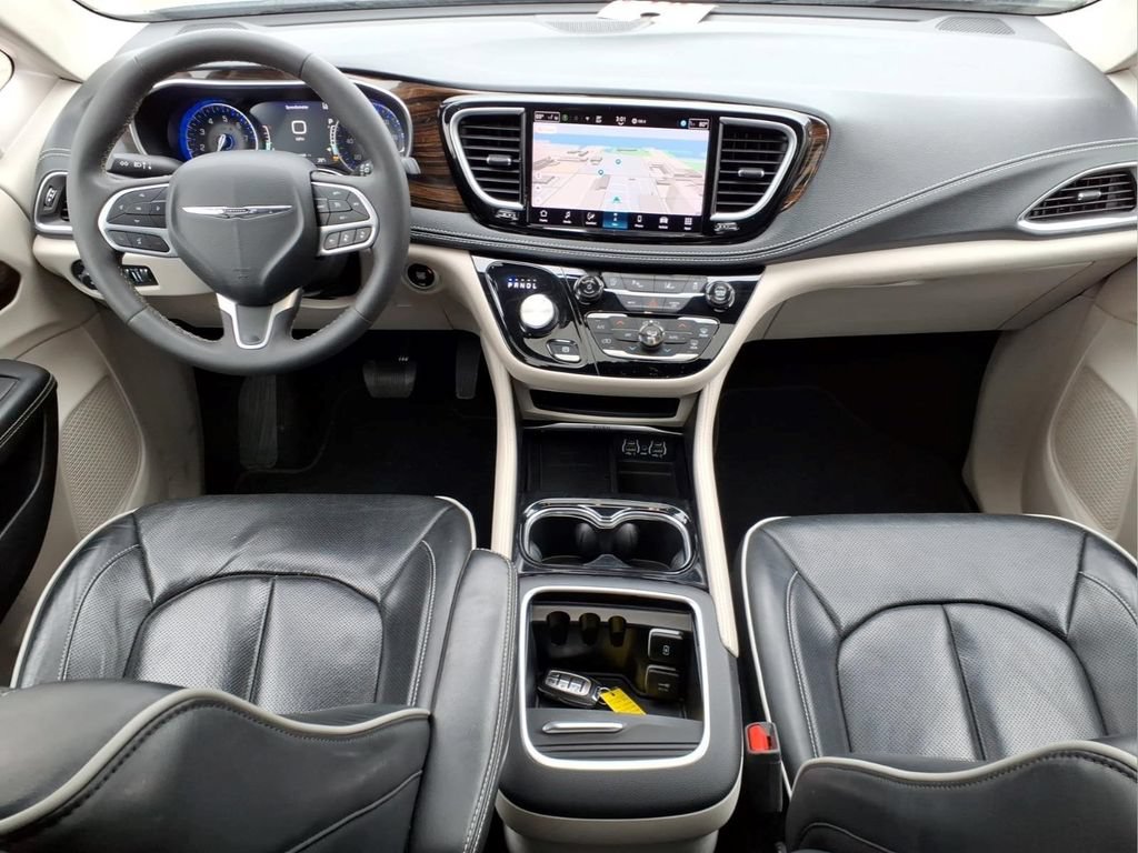Used 2024 Chrysler Pacifica Limited FWD image 21