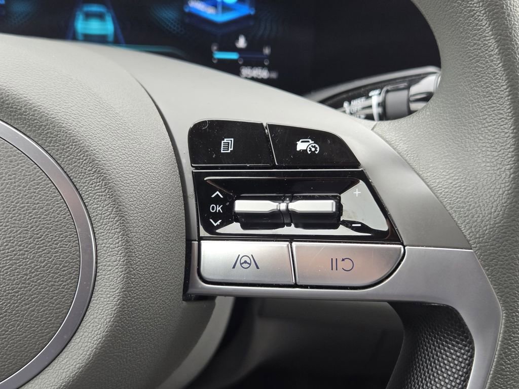 Used 2024 Hyundai Elantra SEL image 33