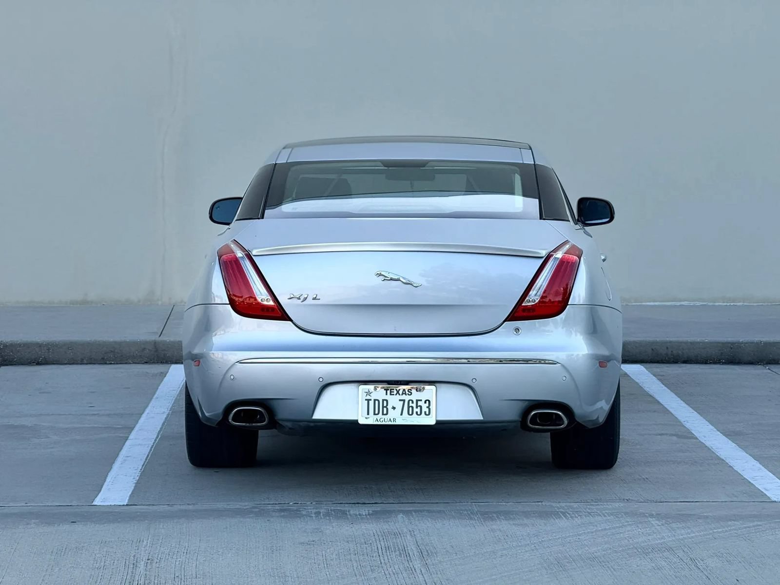 Used 2011 Jaguar XJ L RWD image 6