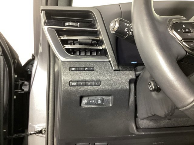 Used 2024 Lexus GX 550 w/ Accessory Package (Z1) AWD/4WD image 12