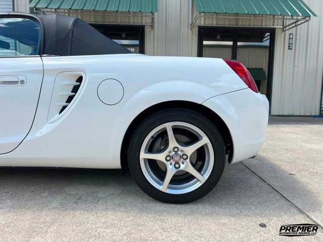 Used 2003 Toyota MR2 Spyder image 25