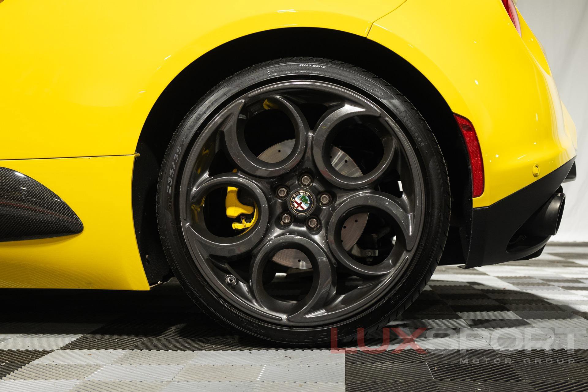 Used 2016 Alfa Romeo 4C Spider RWD image 13