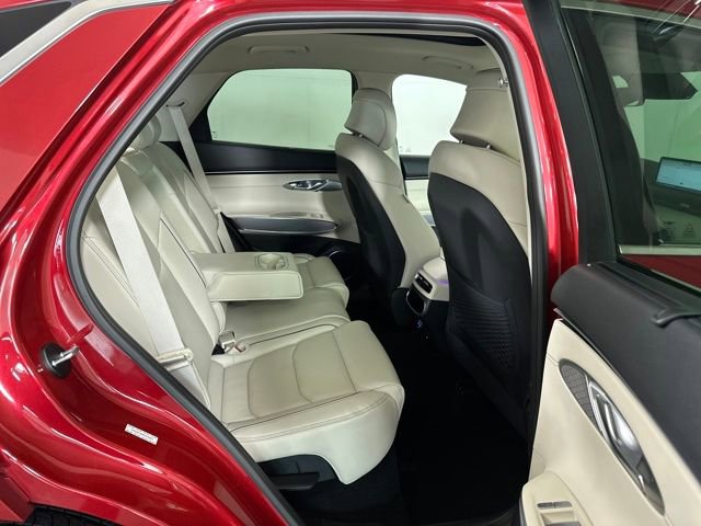 Used 2022 Genesis GV70 2.5T w/ Advanced Package image 28