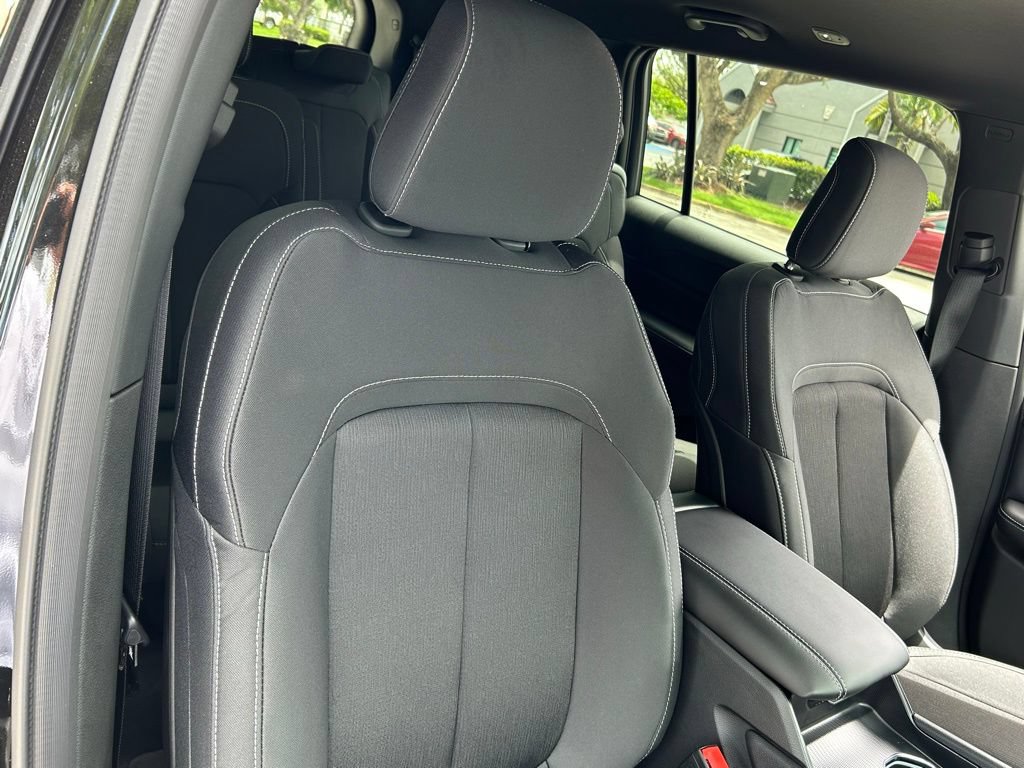 New 2024 Jeep Grand Cherokee L Laredo RWD image 22