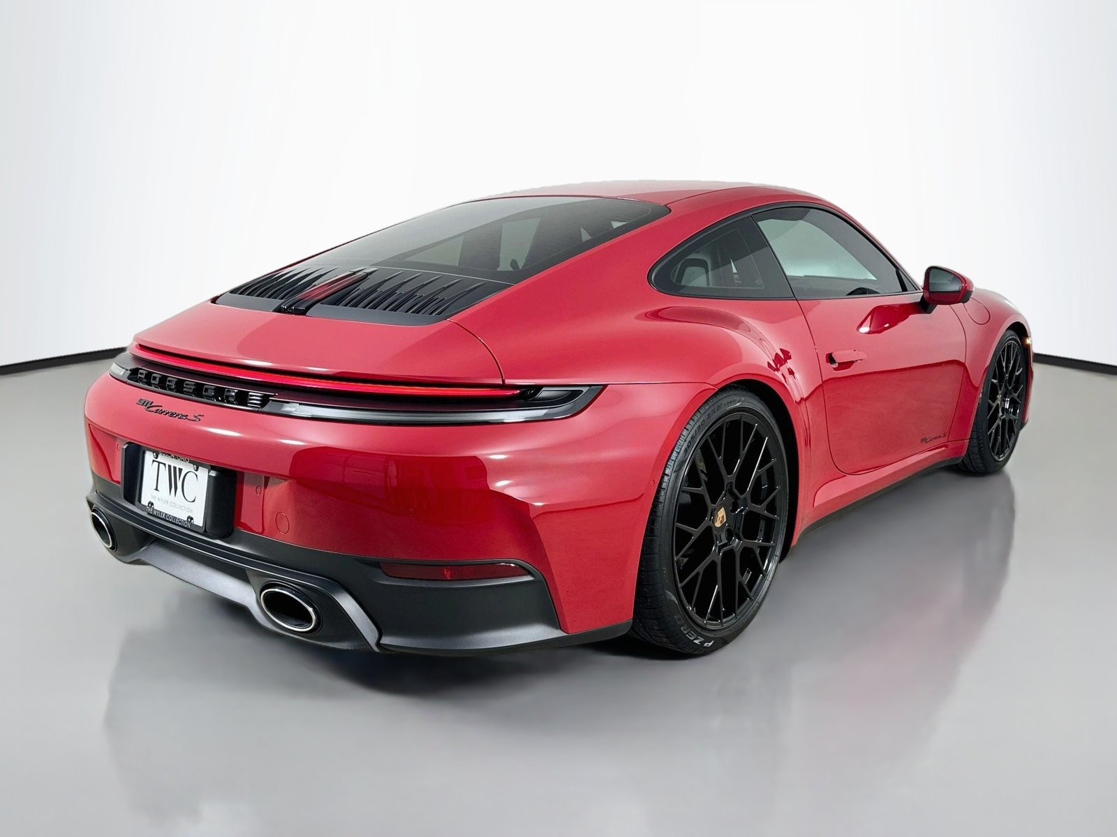 Used 2025 Porsche 911 Carrera S RWD image 5