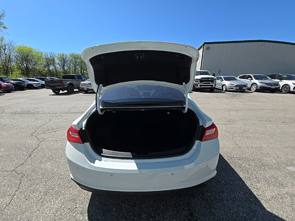 Used 2024 Chevrolet Malibu LS FWD image 18