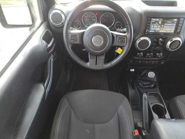 Used 2017 Jeep Wrangler Unlimited Sahara image 7