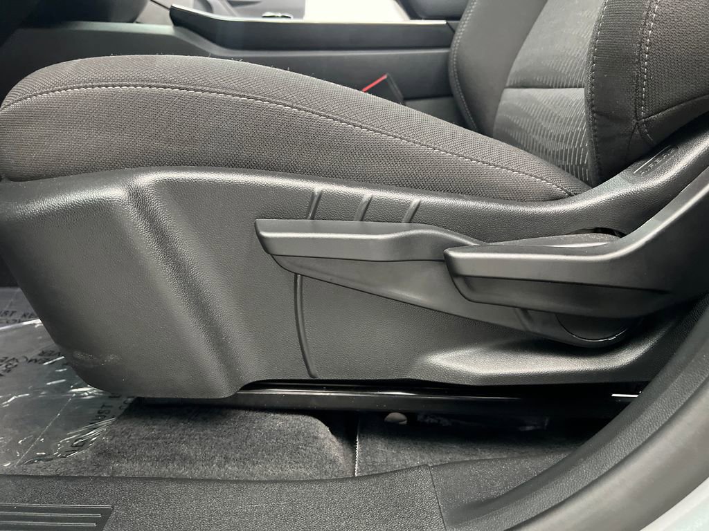 Used 2026 Chevrolet Equinox LT FWD image 10