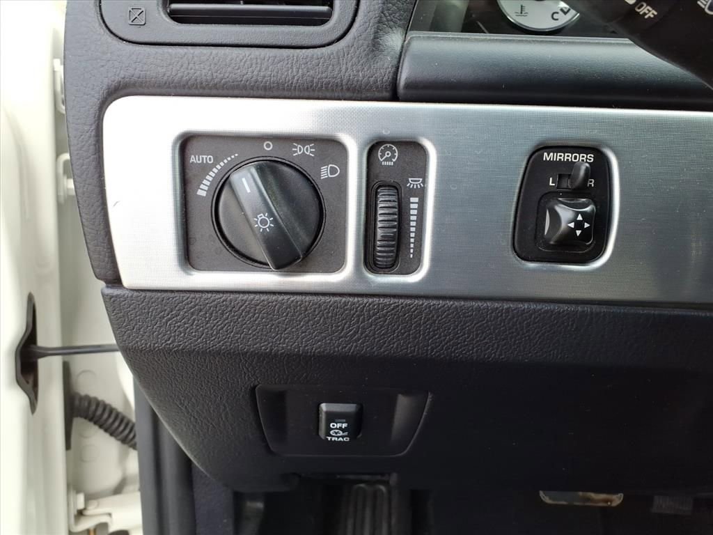 Used 2003 Ford Thunderbird Deluxe image 16