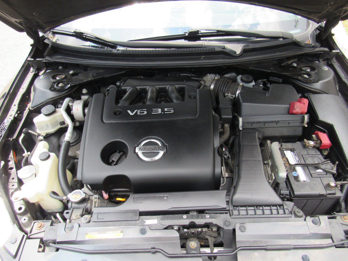 Used 2012 Nissan Altima 3.5 SR w/ Sport Pkg FWD image 9