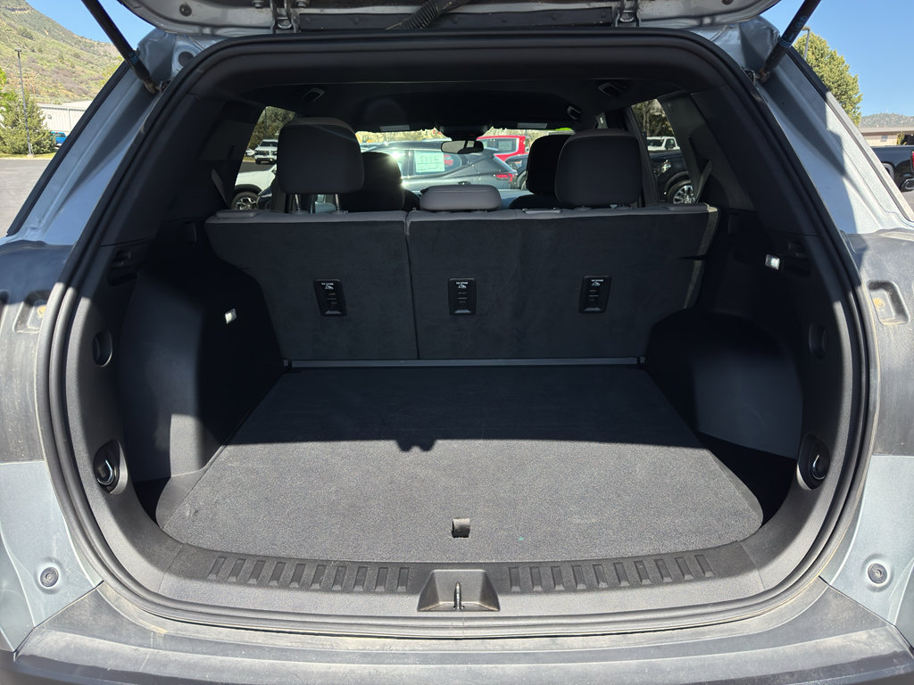 Used 2025 GMC Terrain Elevation AWD/4WD image 11