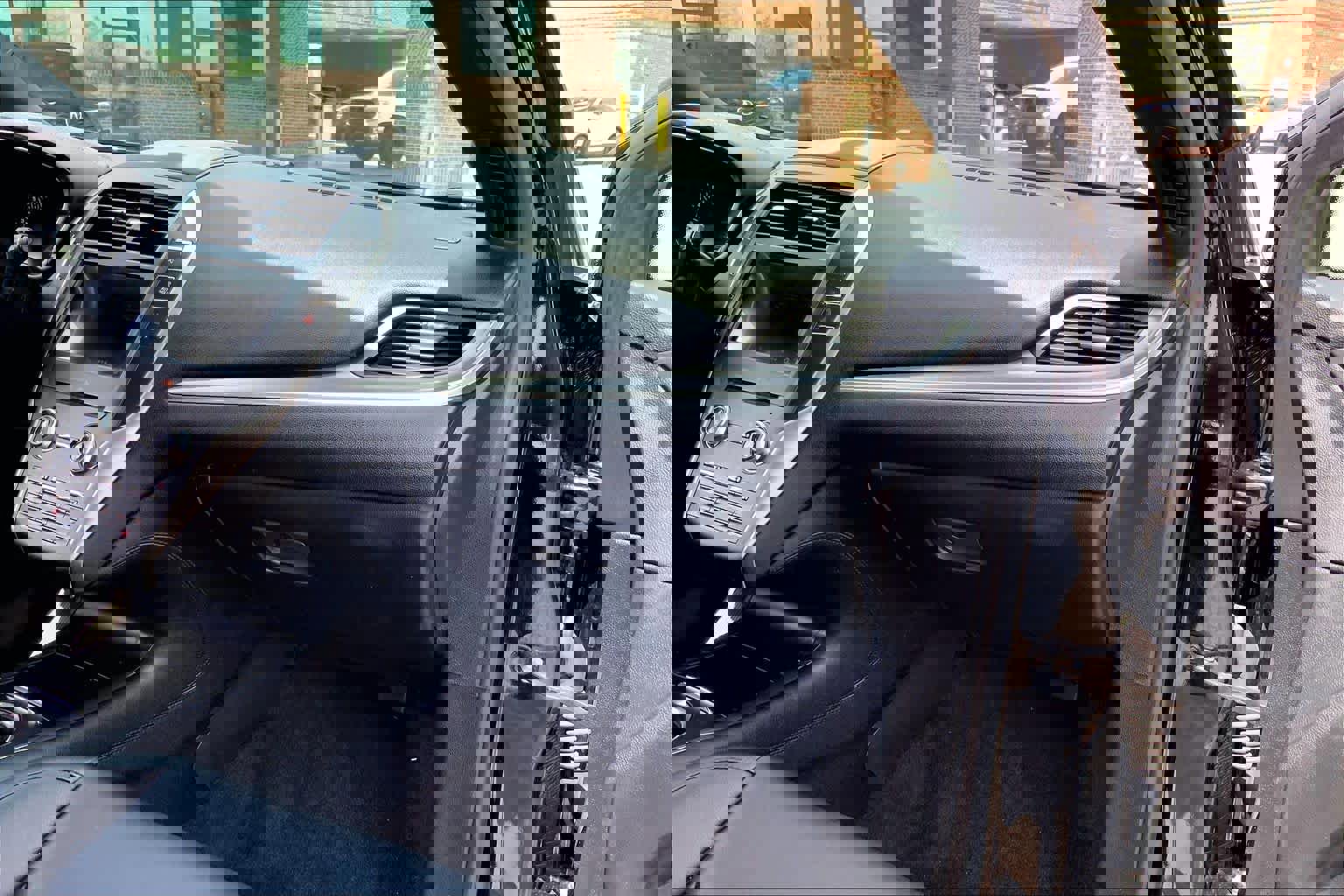 Used 2018 Lincoln MKC Premiere image 19