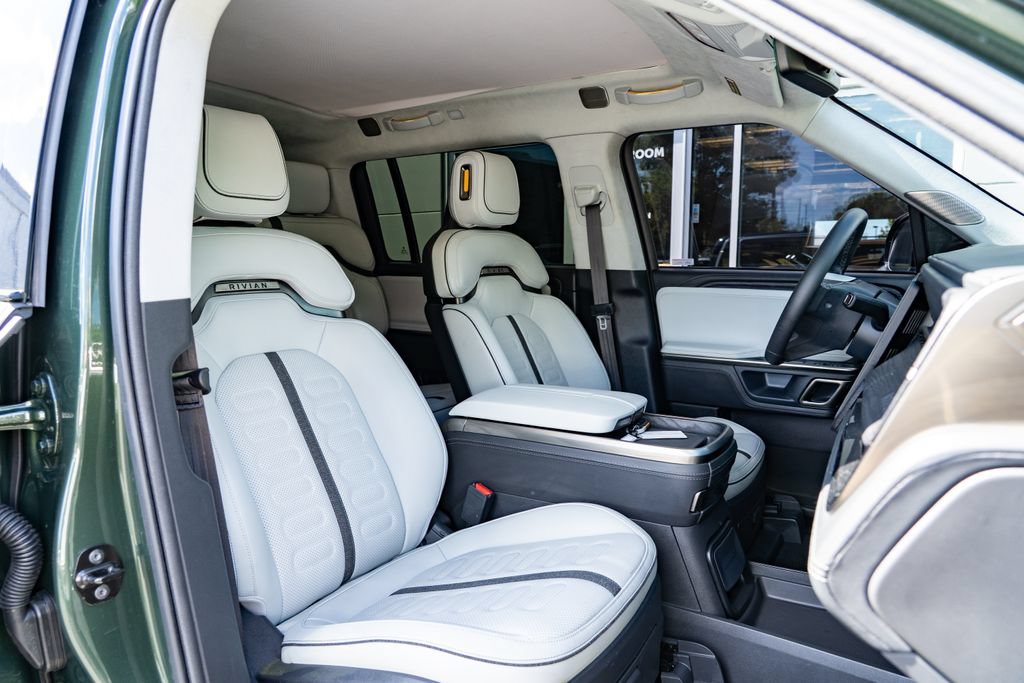 Used 2024 Rivian R1S Adventure AWD/4WD image 24