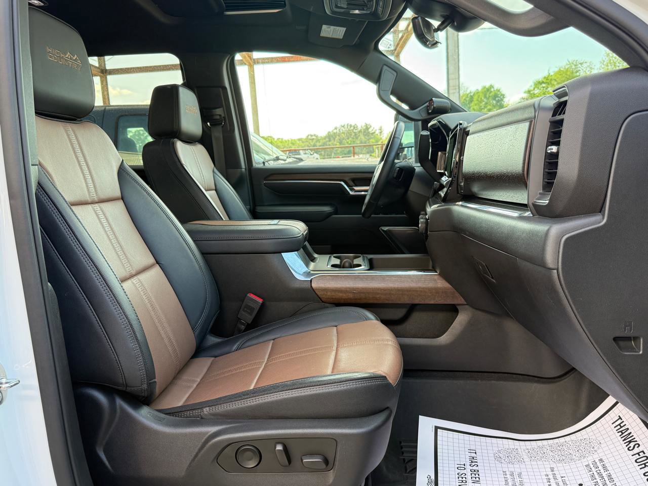 Used 2024 Chevrolet Silverado 2500 High Country w/ Technology Package image 21