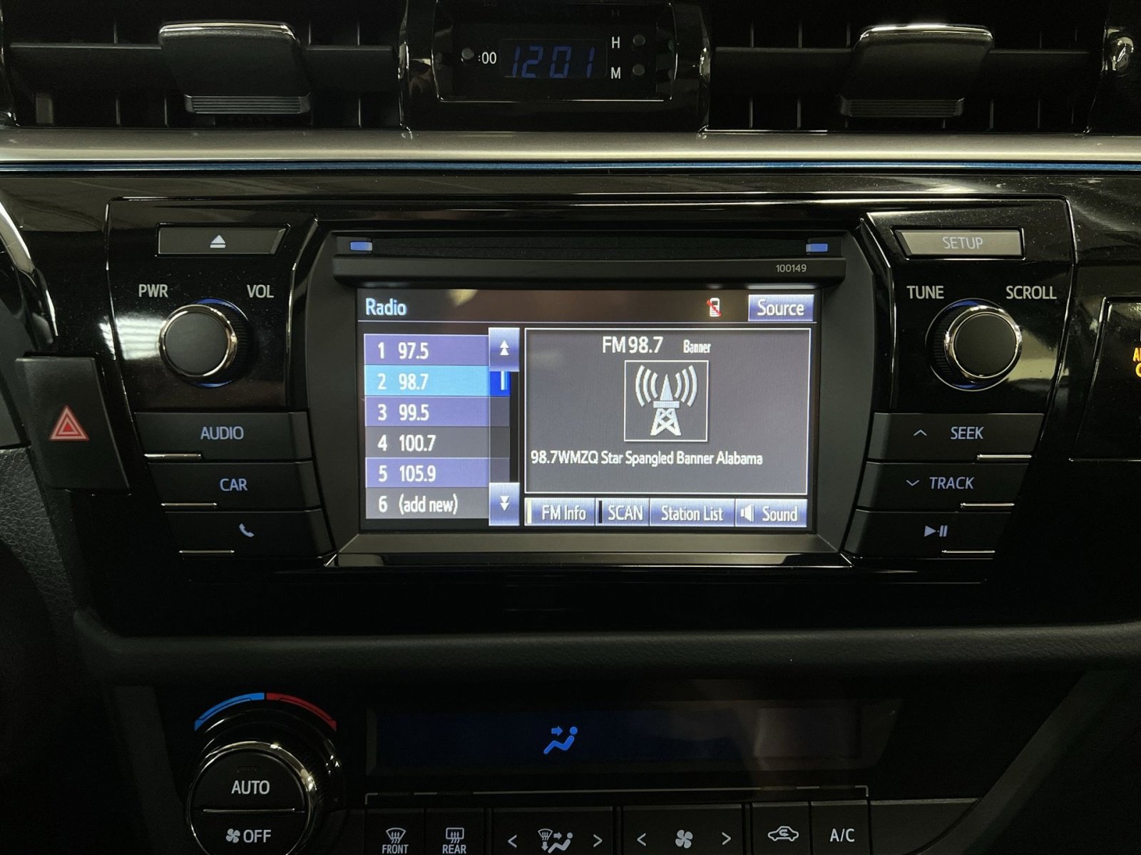 Used 2015 Toyota Corolla S image 16