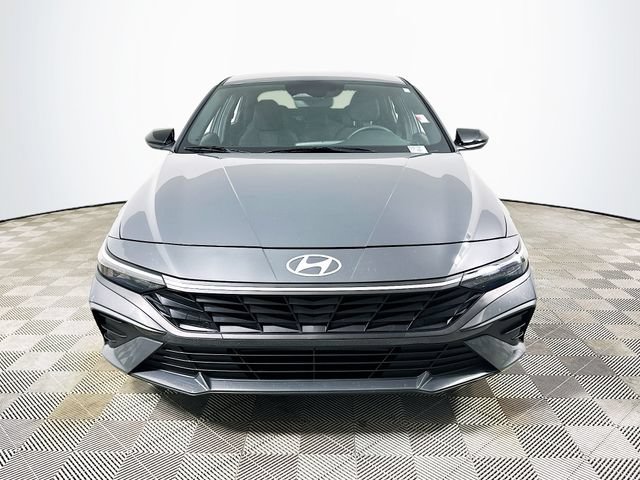 Used 2025 Hyundai Elantra Sport FWD image 8