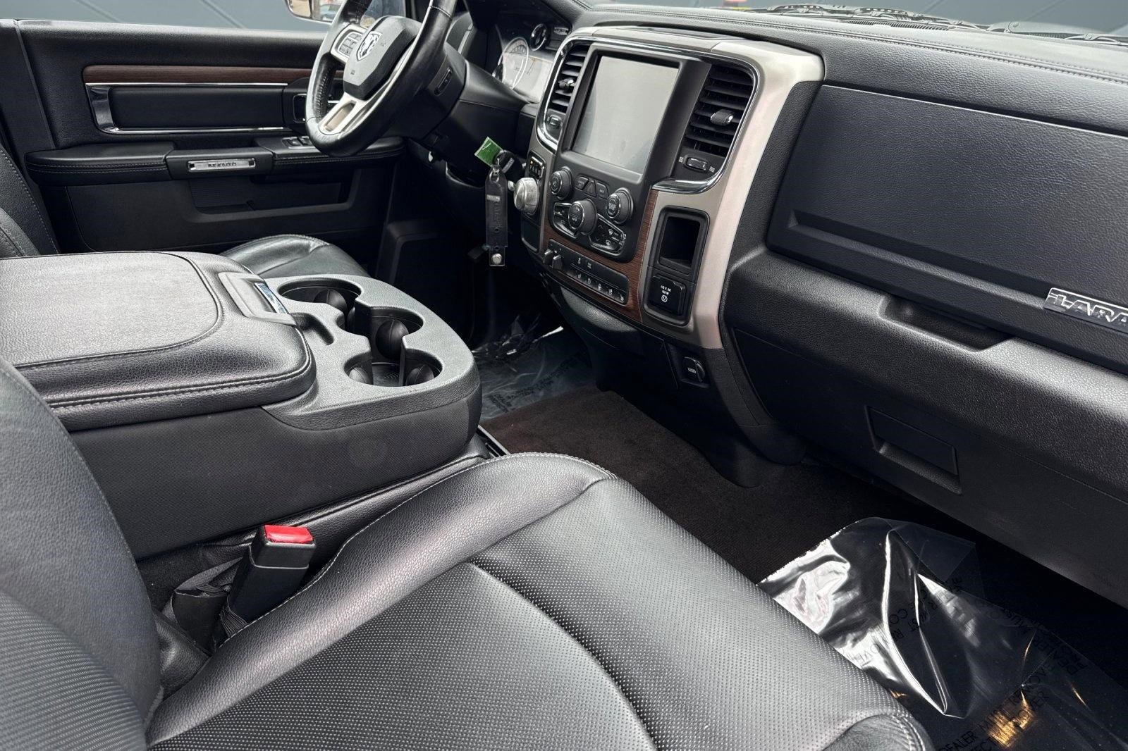 Used 2017 RAM 1500 Laramie RWD image 33