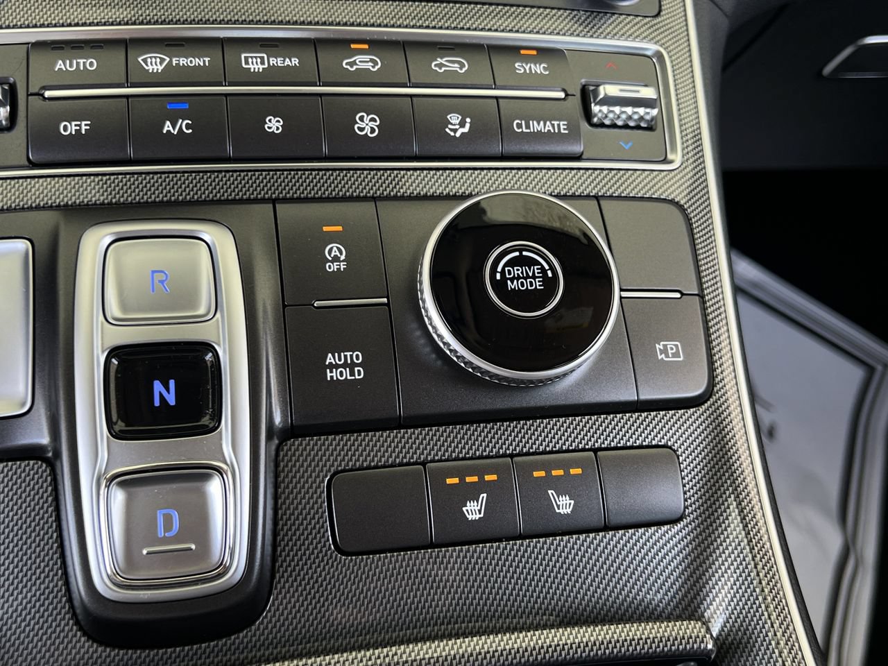 Used 2023 Hyundai Santa Fe SEL w/ Winter Weather Package FWD image 15