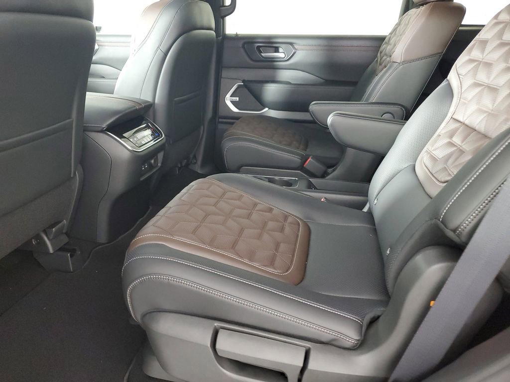 New 2026 Nissan Armada Platinum Reserve image 13