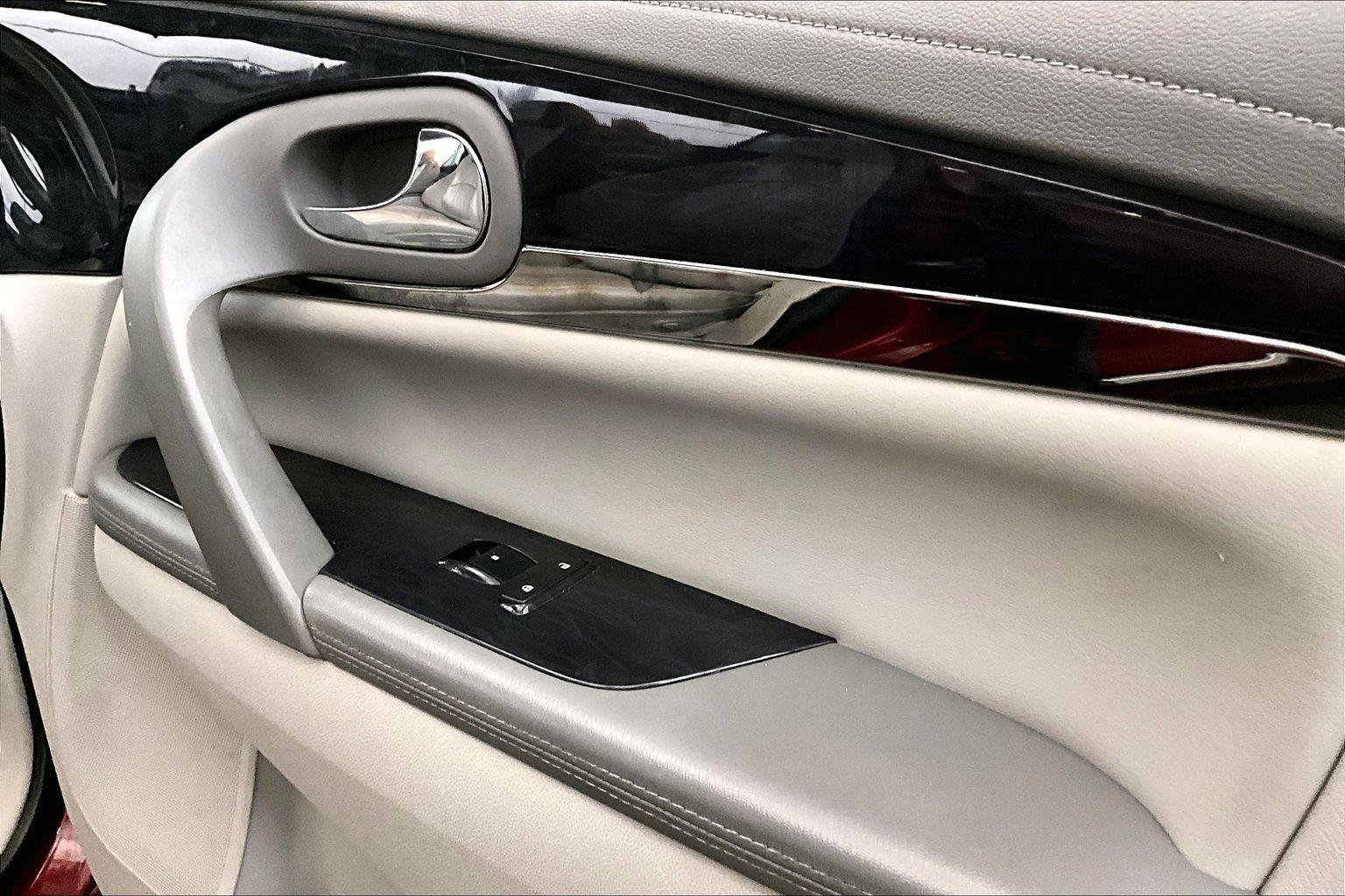 Used 2015 Buick Enclave Leather image 24