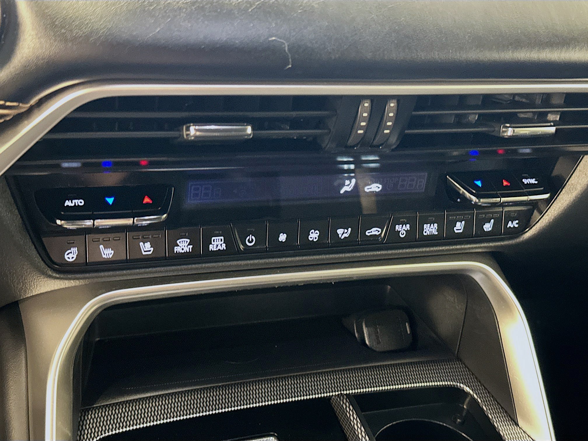 Used 2024 MAZDA CX-90 Plug-In Hybrid w/ Premium Plus AWD/4WD image 24