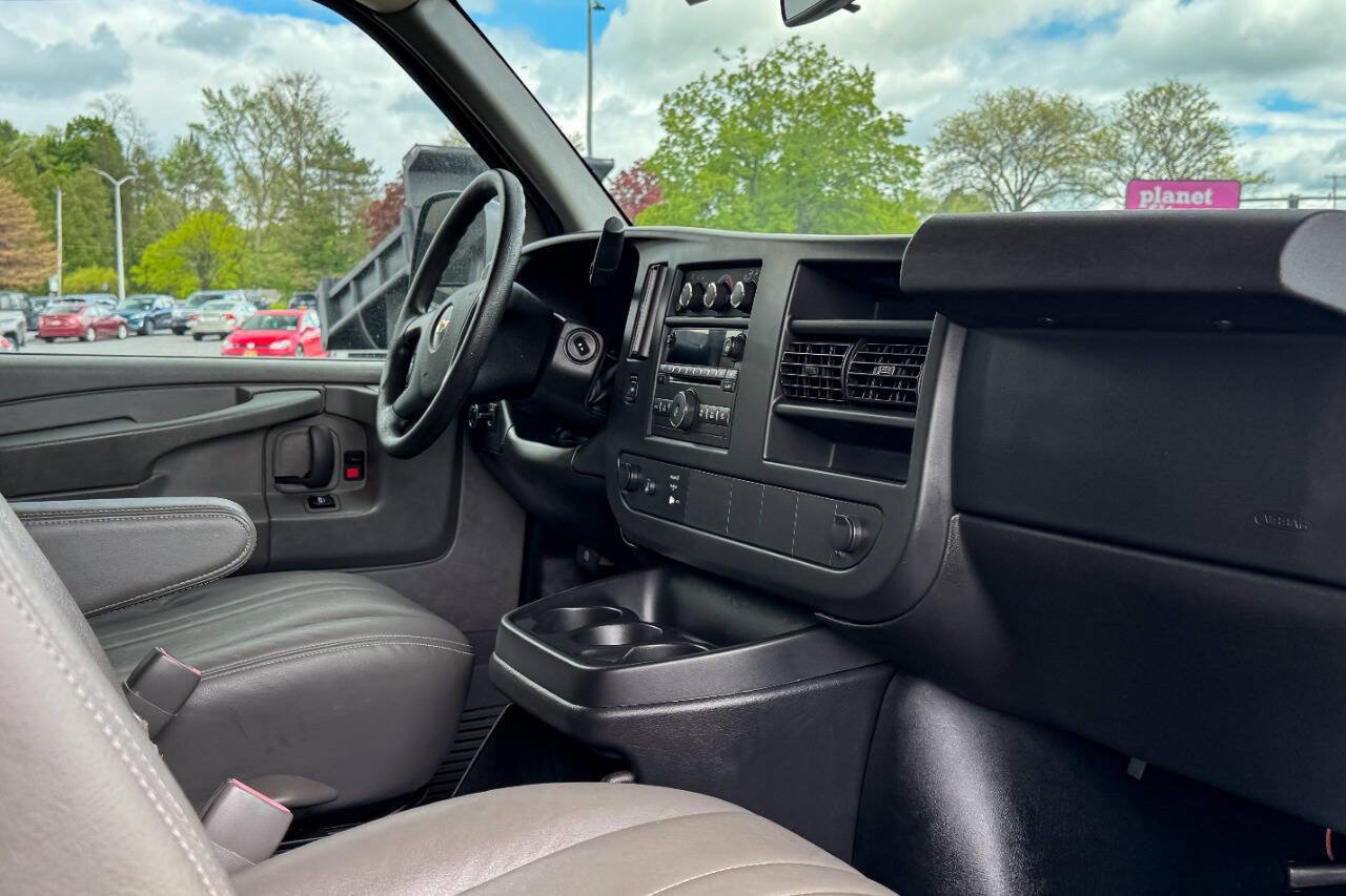 Used 2014 Chevrolet Express 2500 LS RWD image 13