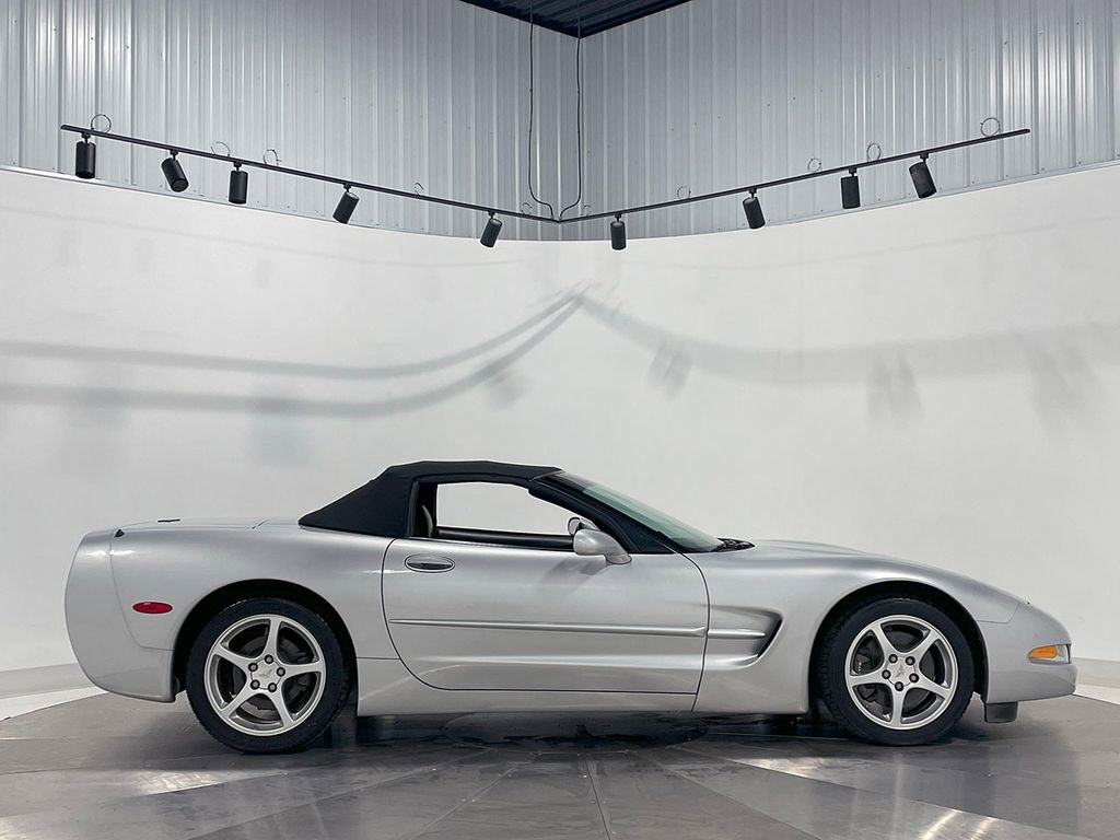 Used 2000 Chevrolet Corvette Convertible w/ Performance Handling Pkg image 68