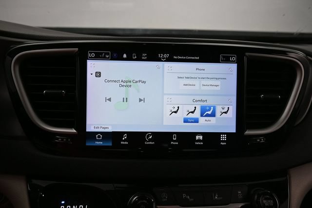 Used 2023 Chrysler Pacifica Touring-L FWD image 22